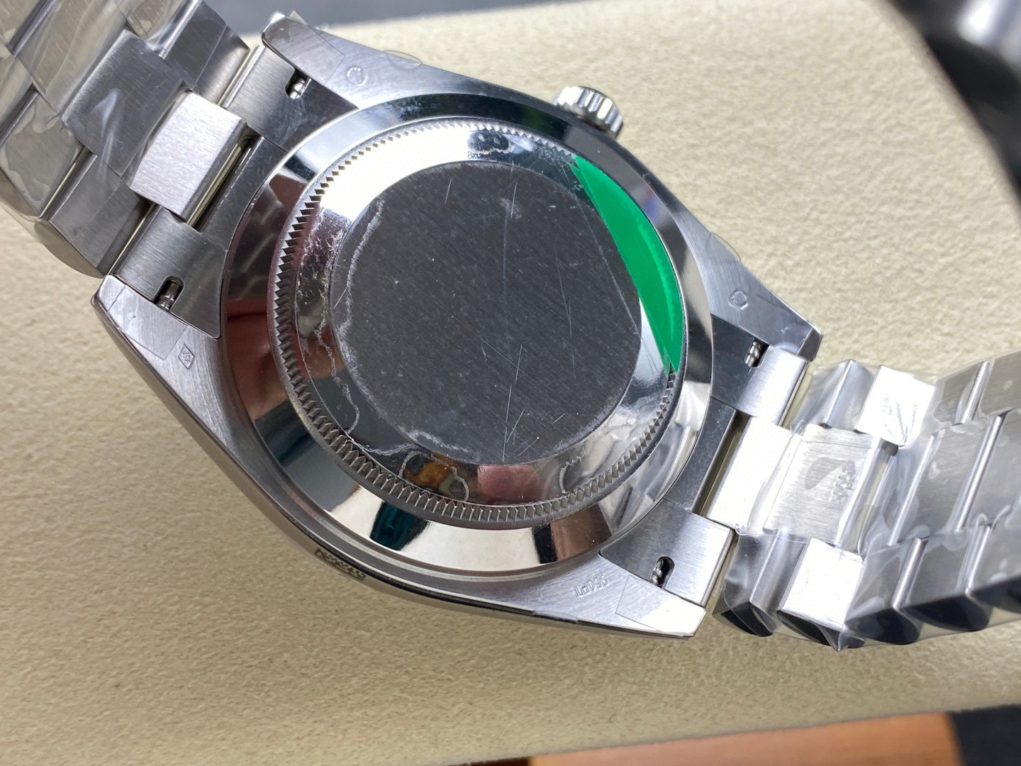 Rolex punta sui beni di grandi fabbriche