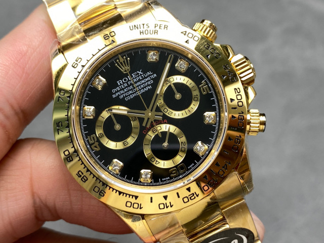 Rolex punta sui beni di grandi fabbriche