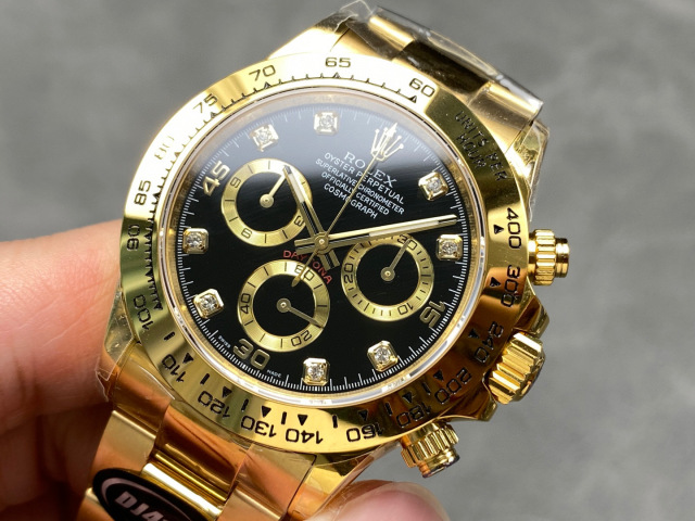 Rolex punta sui beni di grandi fabbriche