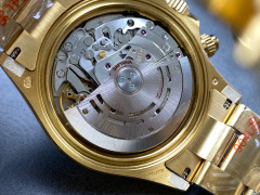 Rolex punta sui beni di grandi fabbriche