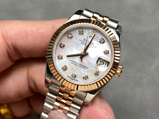 Rolex punta sui beni di grandi fabbriche
