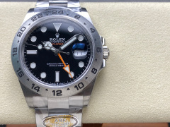 Rolex punta sui beni di grandi fabbriche