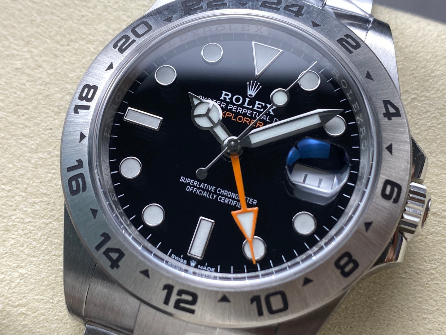 Rolex punta sui beni di grandi fabbriche