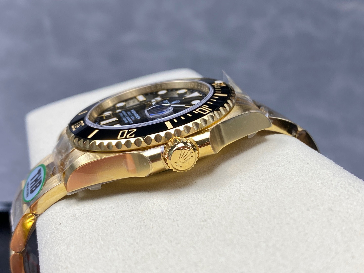 Rolex punta sui beni di grandi fabbriche