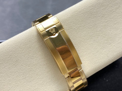 Rolex punta sui beni di grandi fabbriche