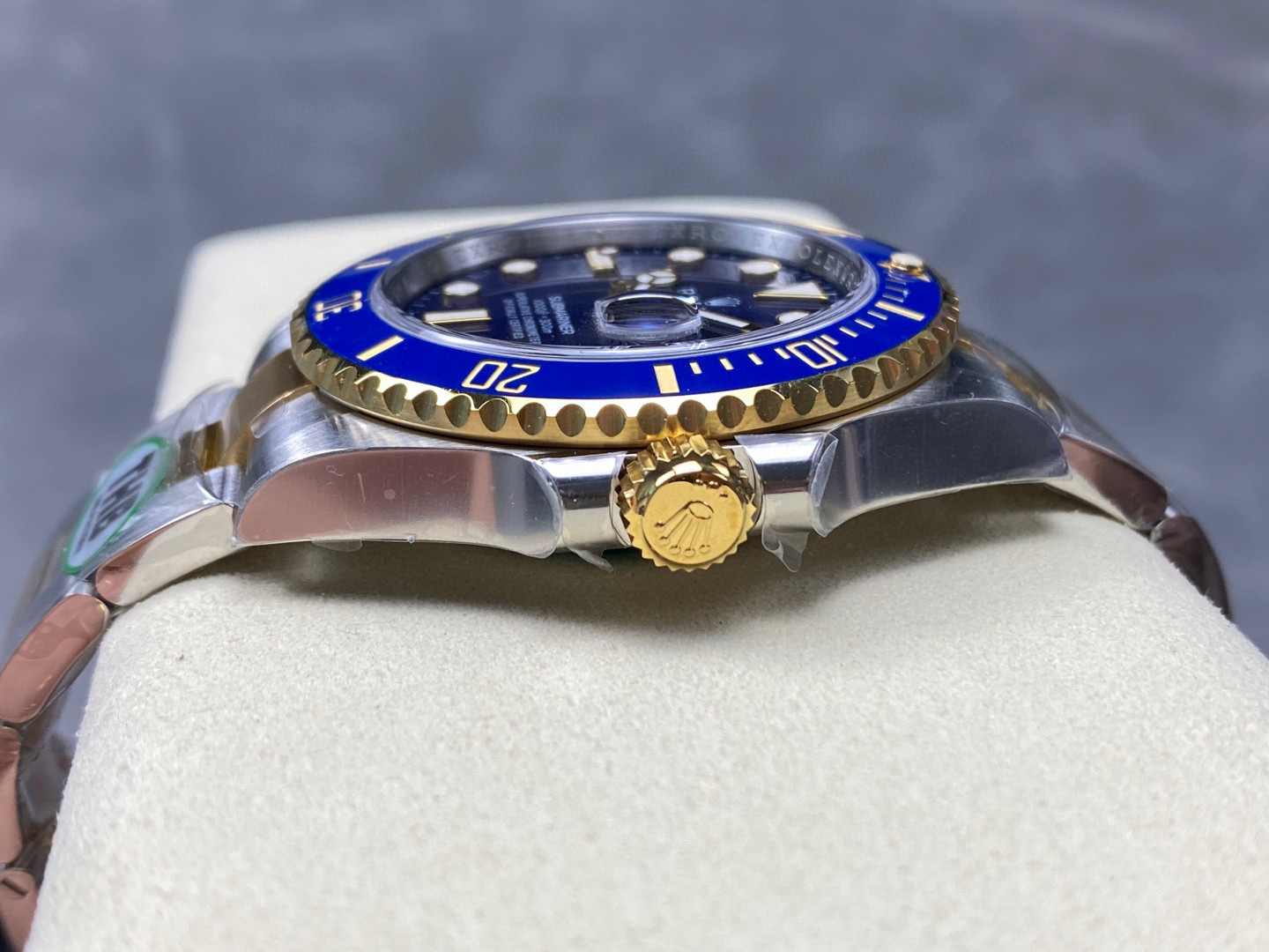 Rolex punta sui beni di grandi fabbriche