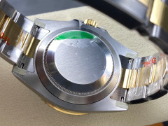 Rolex punta sui beni di grandi fabbriche