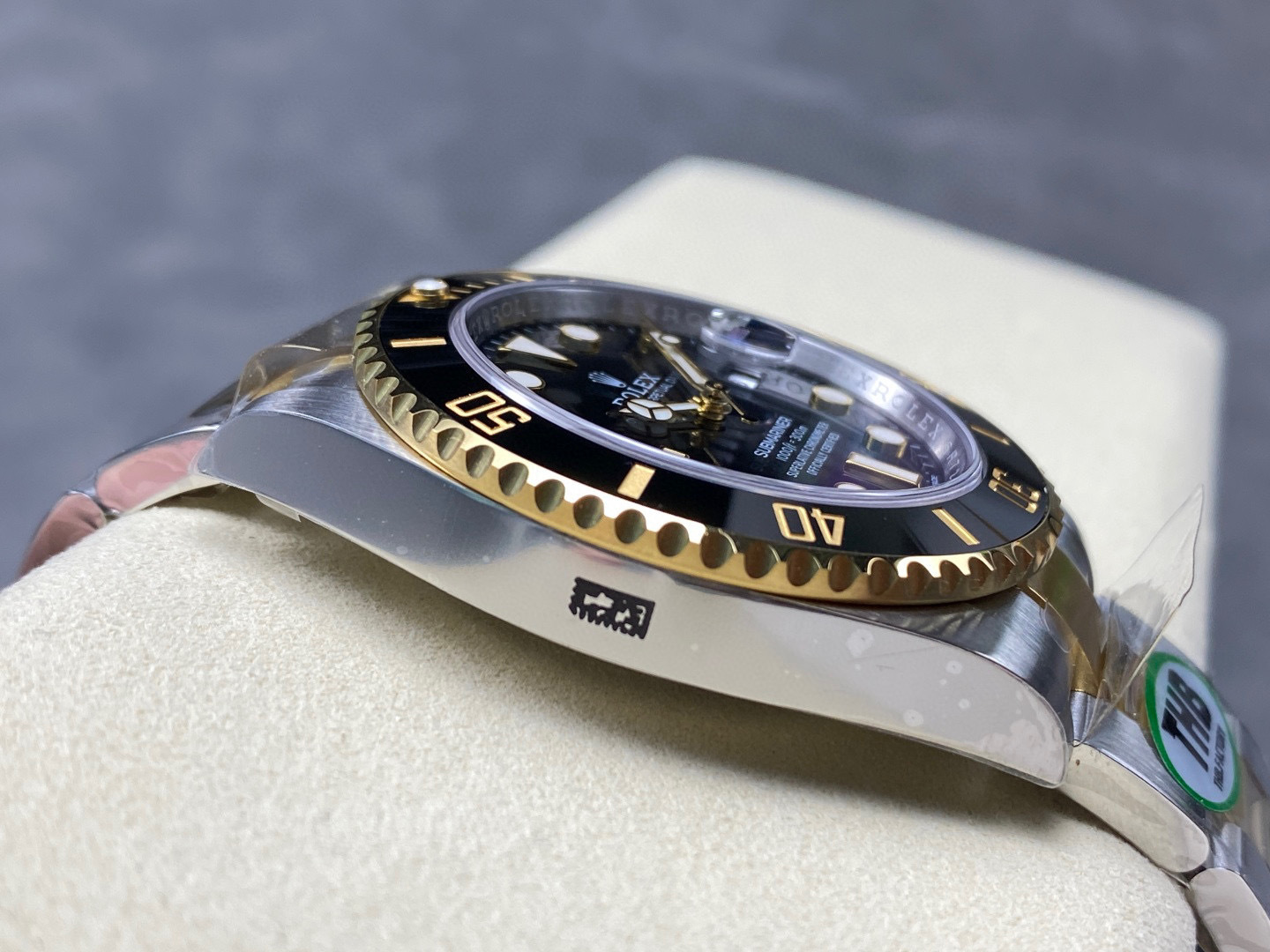 Rolex punta sui beni di grandi fabbriche