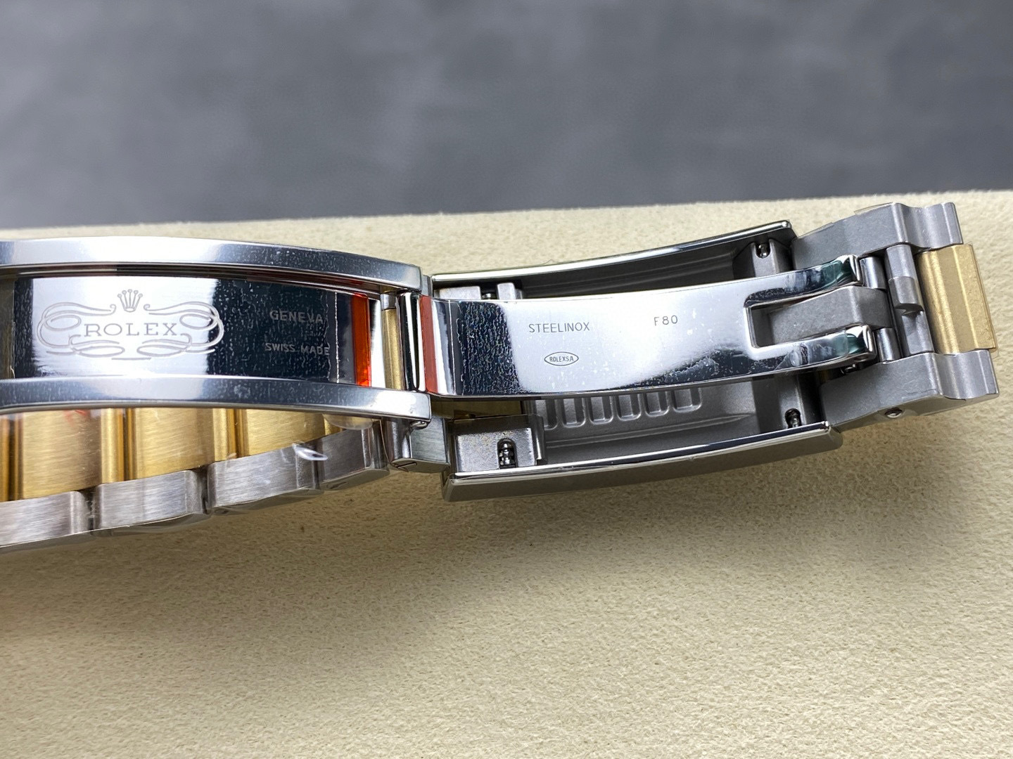 Rolex punta sui beni di grandi fabbriche