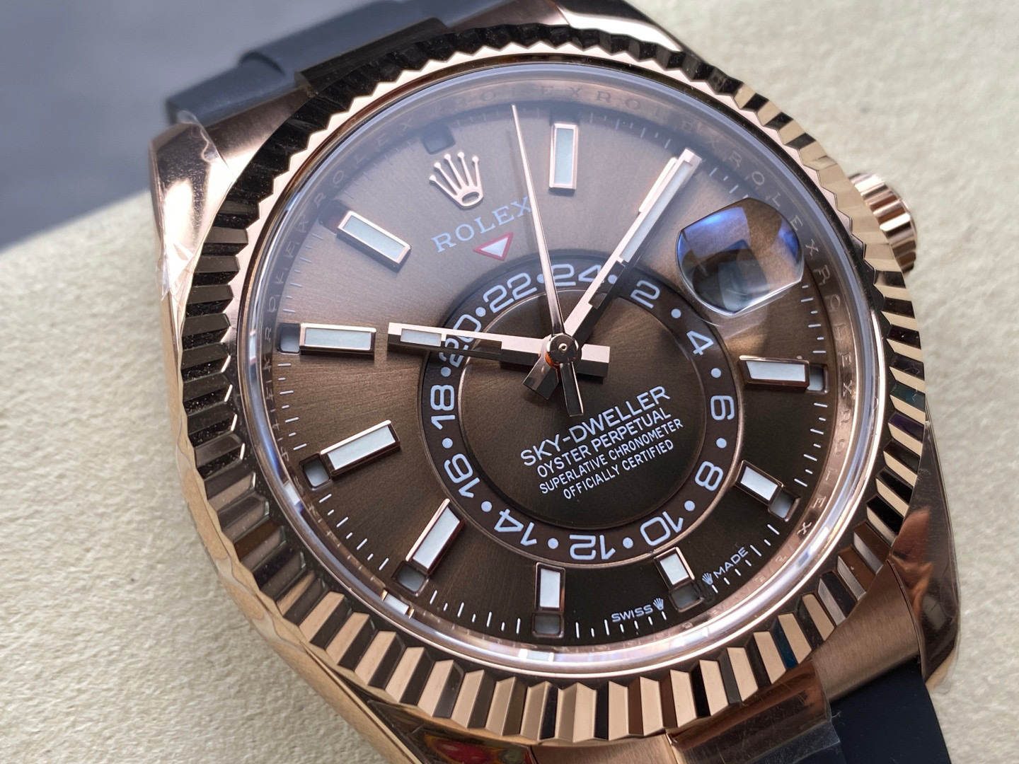 Rolex punta sui beni di grandi fabbriche
