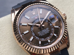 Rolex punta sui beni di grandi fabbriche