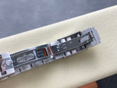 Rolex punta sui beni di grandi fabbriche