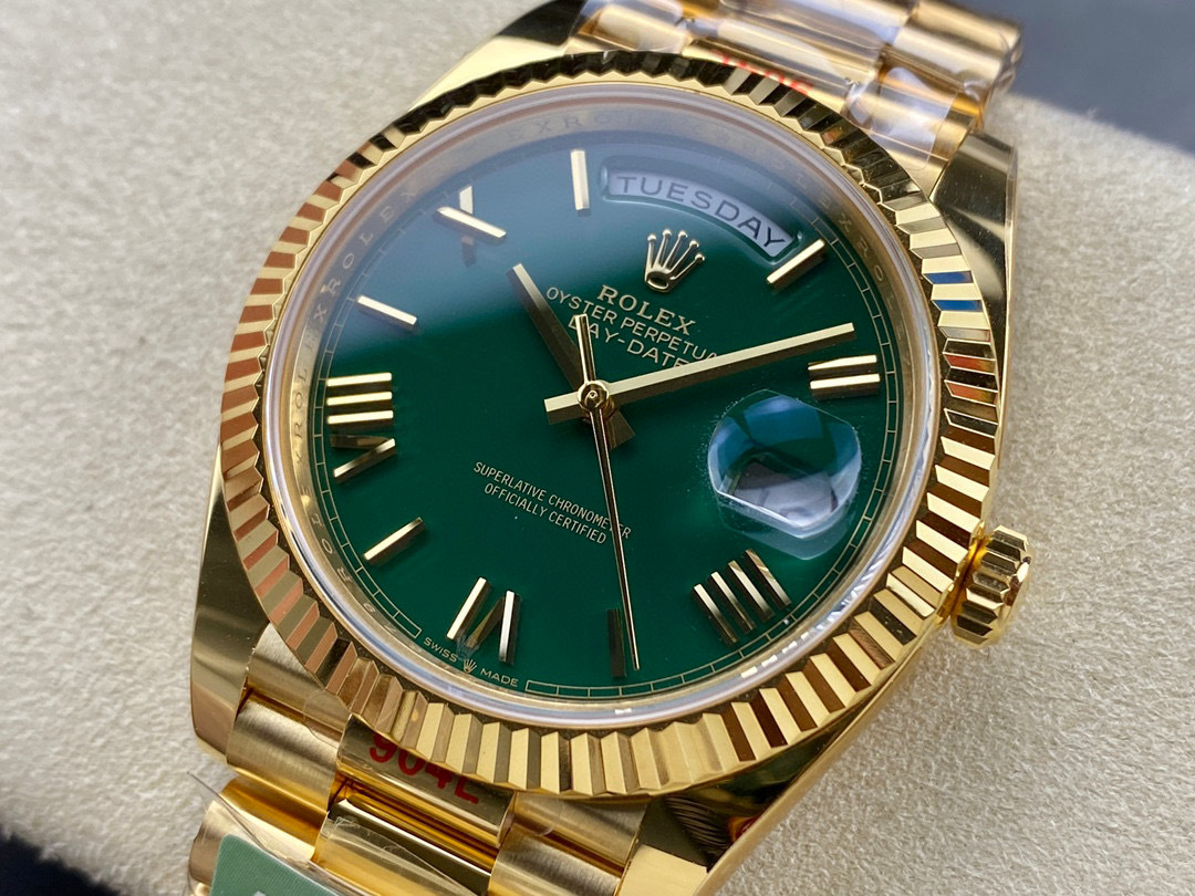 Rolex punta sui beni di grandi fabbriche