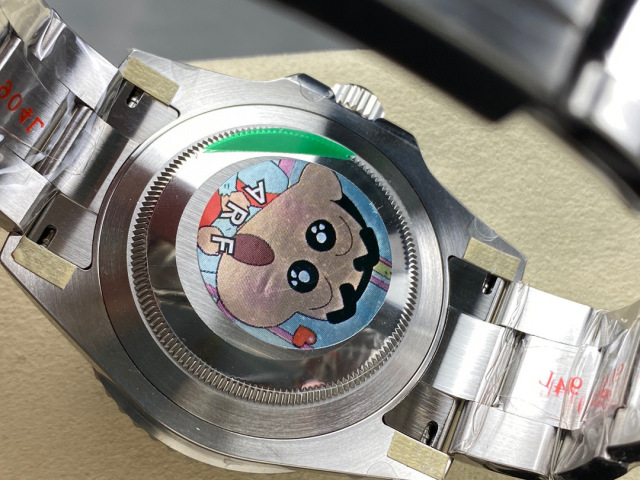 Rolex punta sui beni di grandi fabbriche