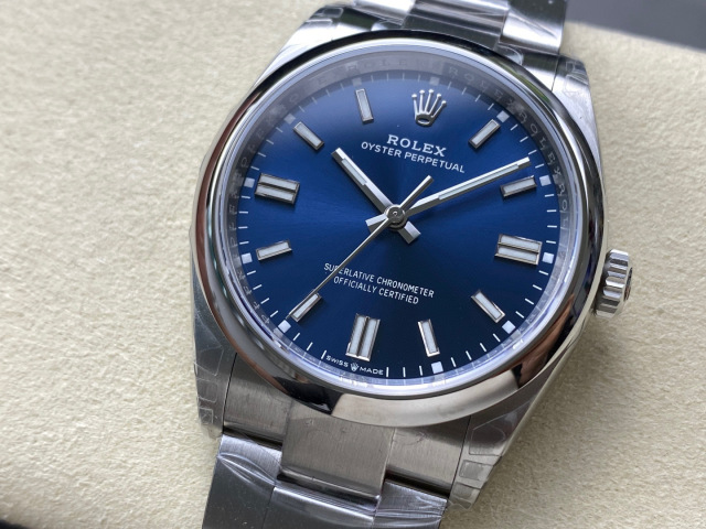 Rolex punta sui beni di grandi fabbriche