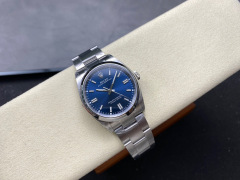 Rolex punta sui beni di grandi fabbriche