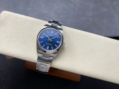 Rolex punta sui beni di grandi fabbriche