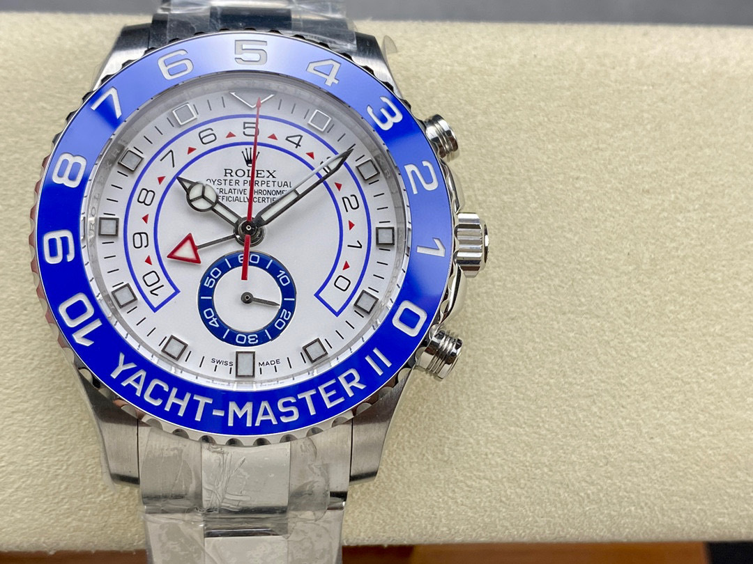Rolex punta sui beni di grandi fabbriche