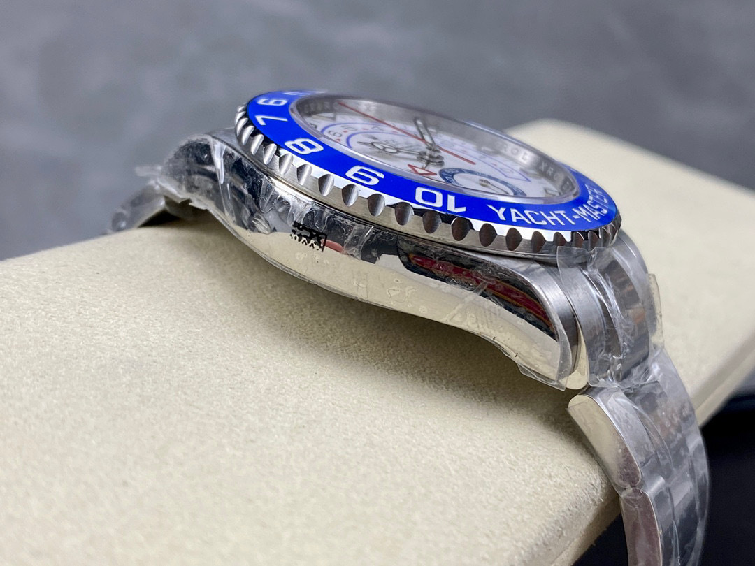 Rolex punta sui beni di grandi fabbriche
