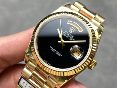 Rolex punta sui beni di grandi fabbriche