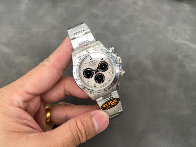 Rolex punta sui beni di grandi fabbriche