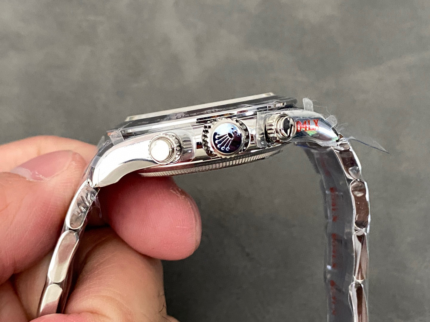 Rolex punta sui beni di grandi fabbriche