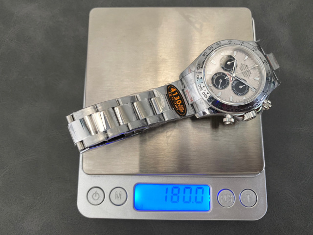 Rolex punta sui beni di grandi fabbriche