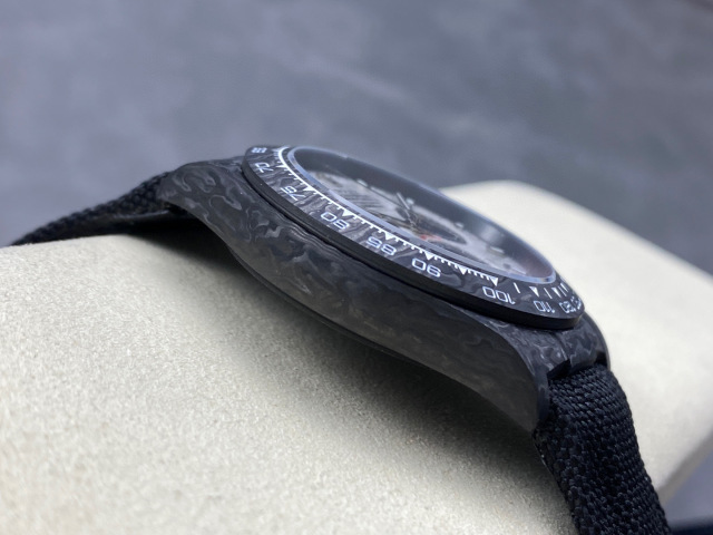 Rolex punta sui beni di grandi fabbriche