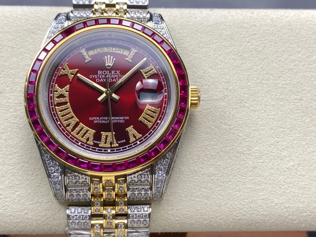 Rolex punta sui beni di grandi fabbriche