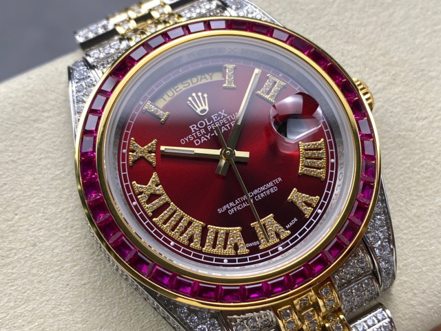 Rolex punta sui beni di grandi fabbriche