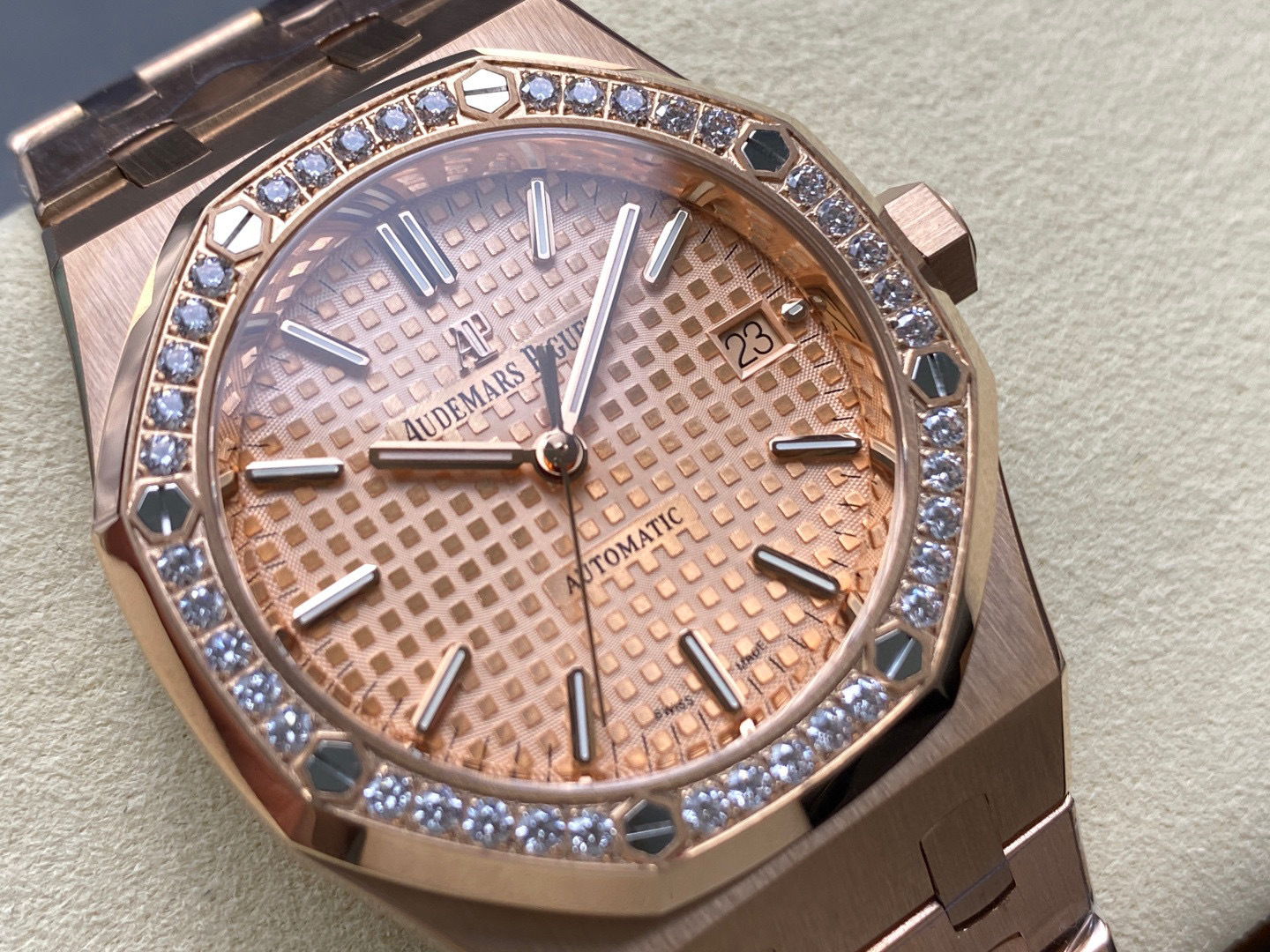Audemars Piguet si concentra sui grandi beni di fabbrica