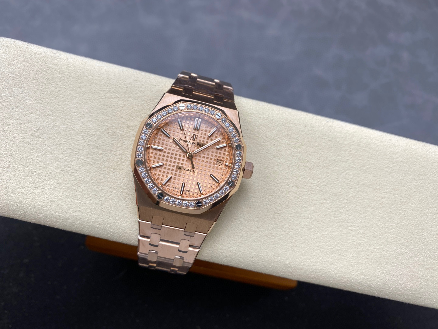 Audemars Piguet si concentra sui grandi beni di fabbrica