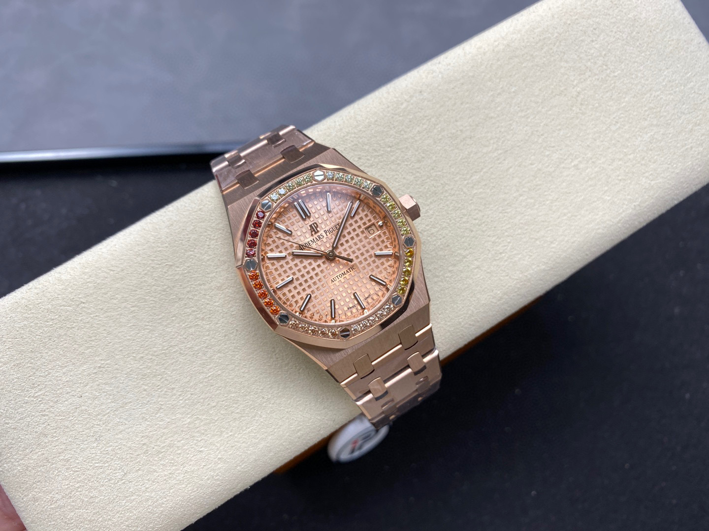 Audemars Piguet si concentra sui grandi beni di fabbrica