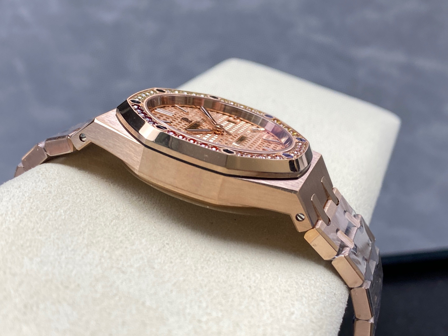 Audemars Piguet si concentra sui grandi beni di fabbrica