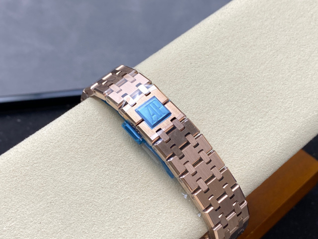Audemars Piguet si concentra sui grandi beni di fabbrica