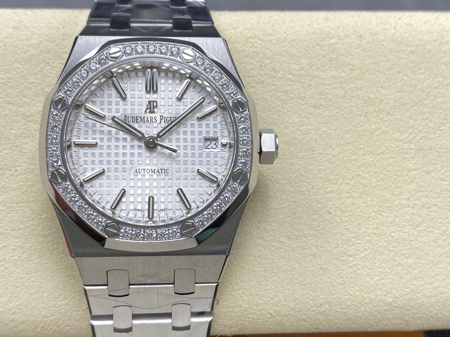 Audemars Piguet Fokus pada barangan kilang besar