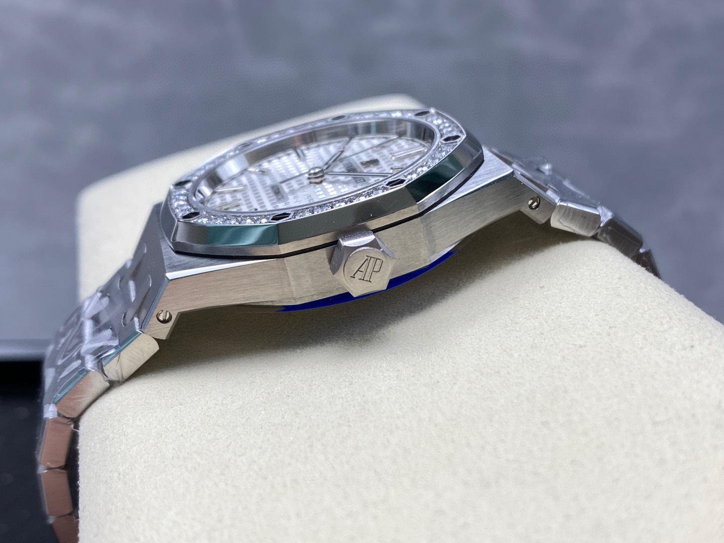 Audemars Piguet Fokus pada barangan kilang besar