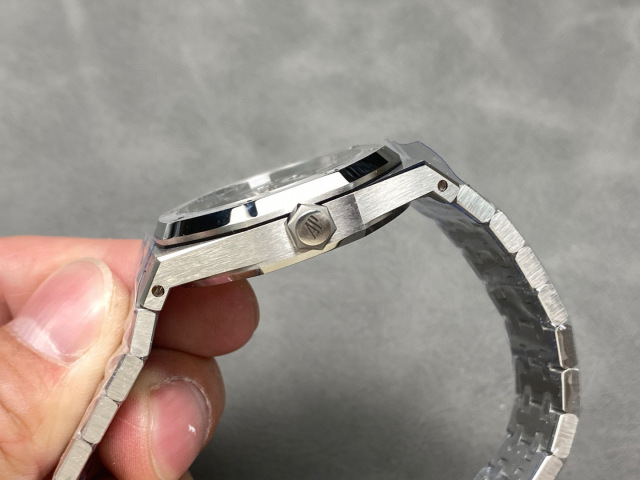 Audemars Piguet Focus on big factory goods