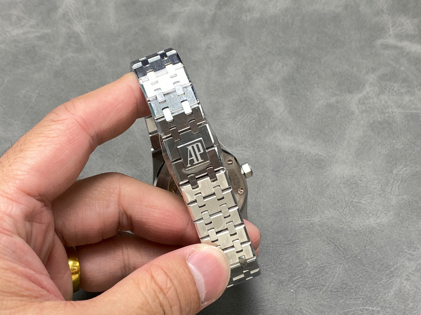 Audemars Piguet Focus on big factory goods