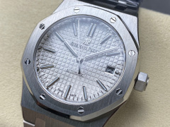 Audemars Piguet si concentra sui grandi beni di fabbrica