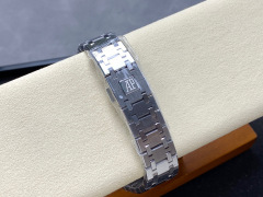 Audemars Piguet si concentra sui grandi beni di fabbrica