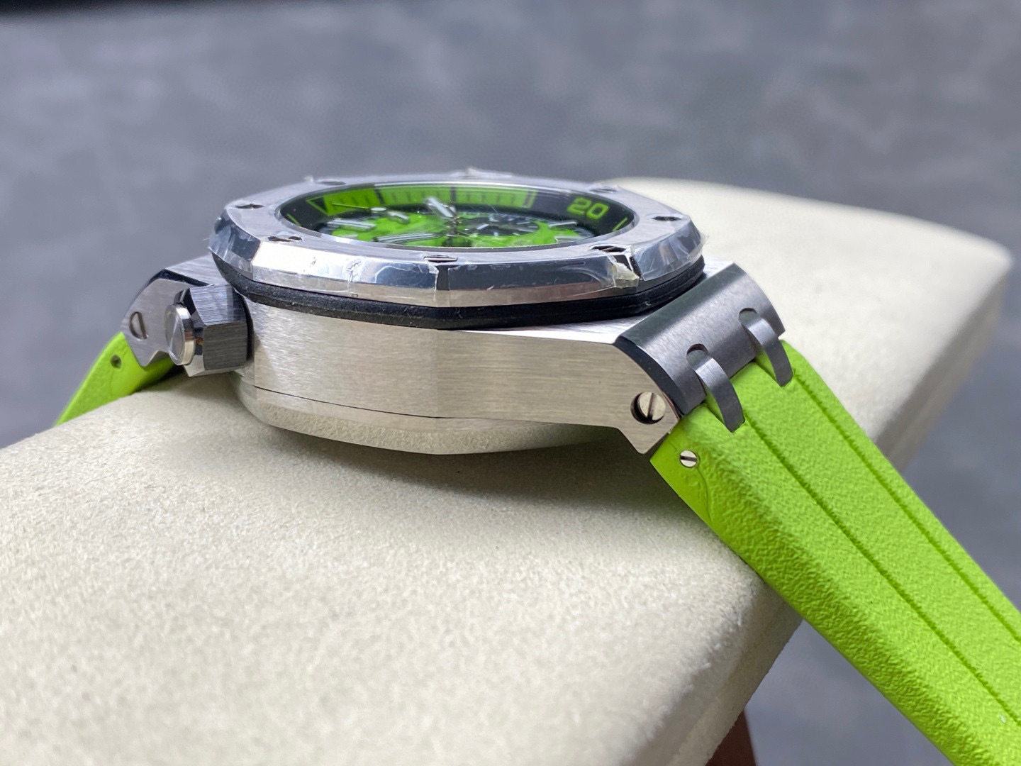 Audemars Piguet Focus on big factory goods