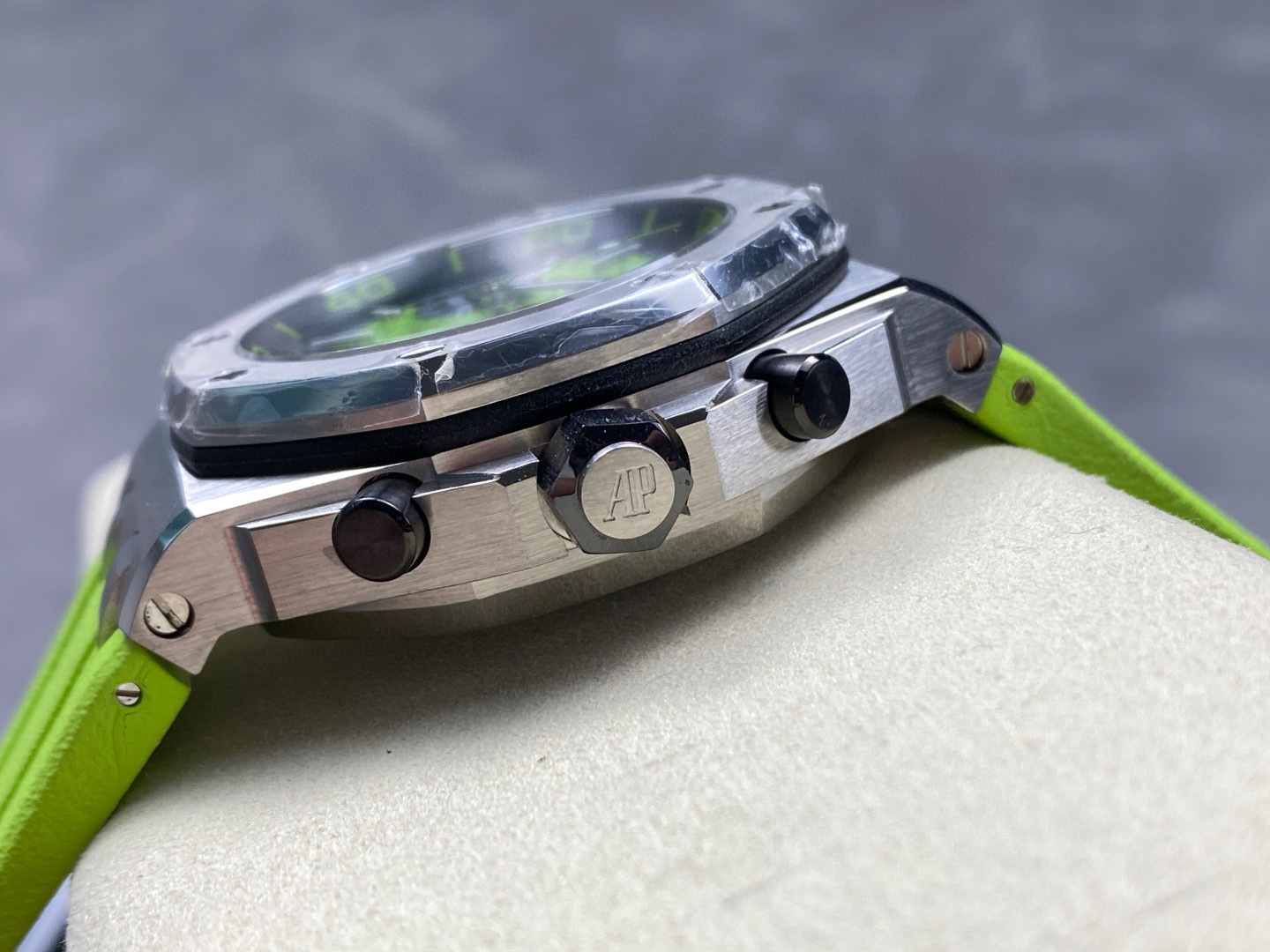 Audemars Piguet Focus on big factory goods