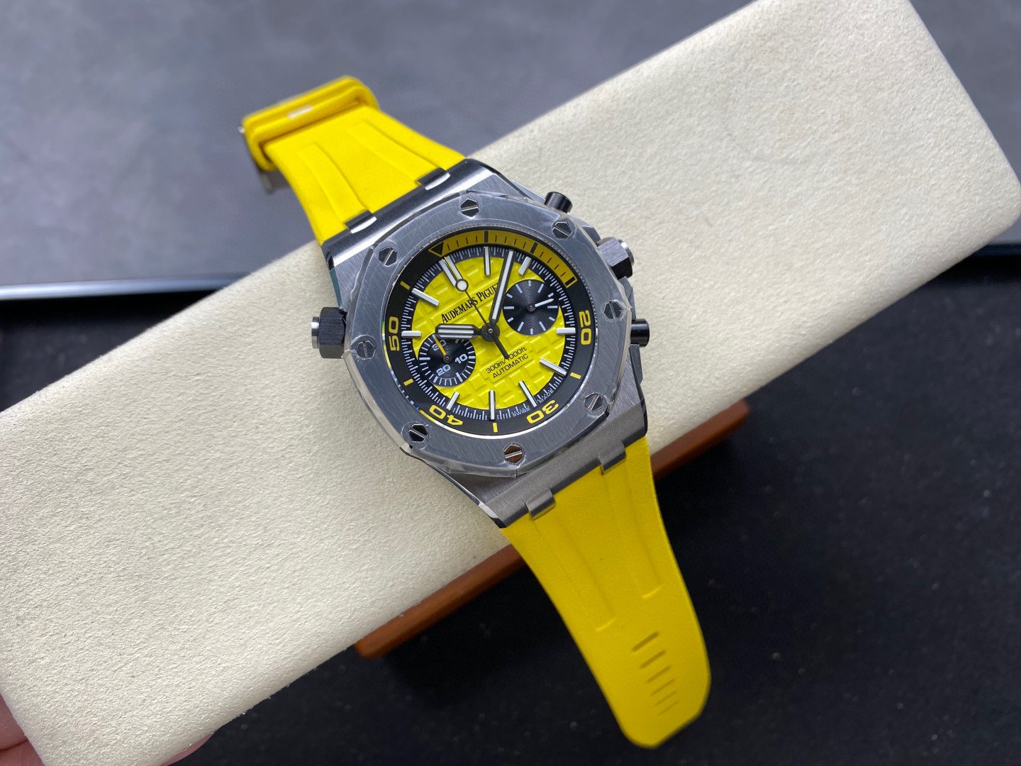 Audemars Piguet Focus on big factory goods