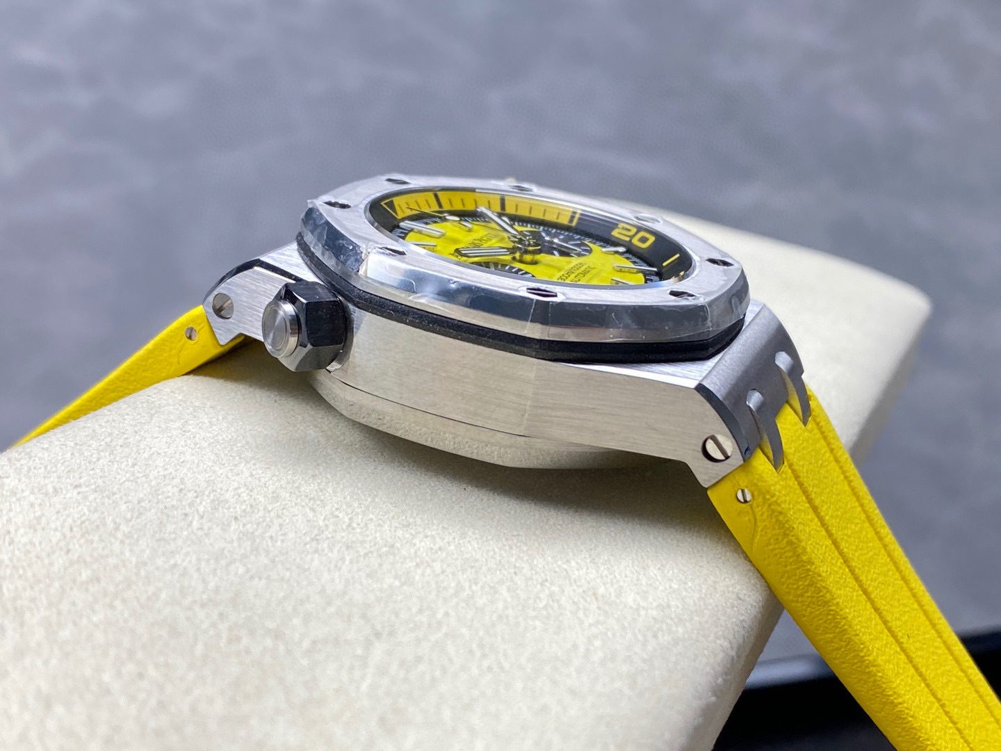Audemars Piguet Focus on big factory goods