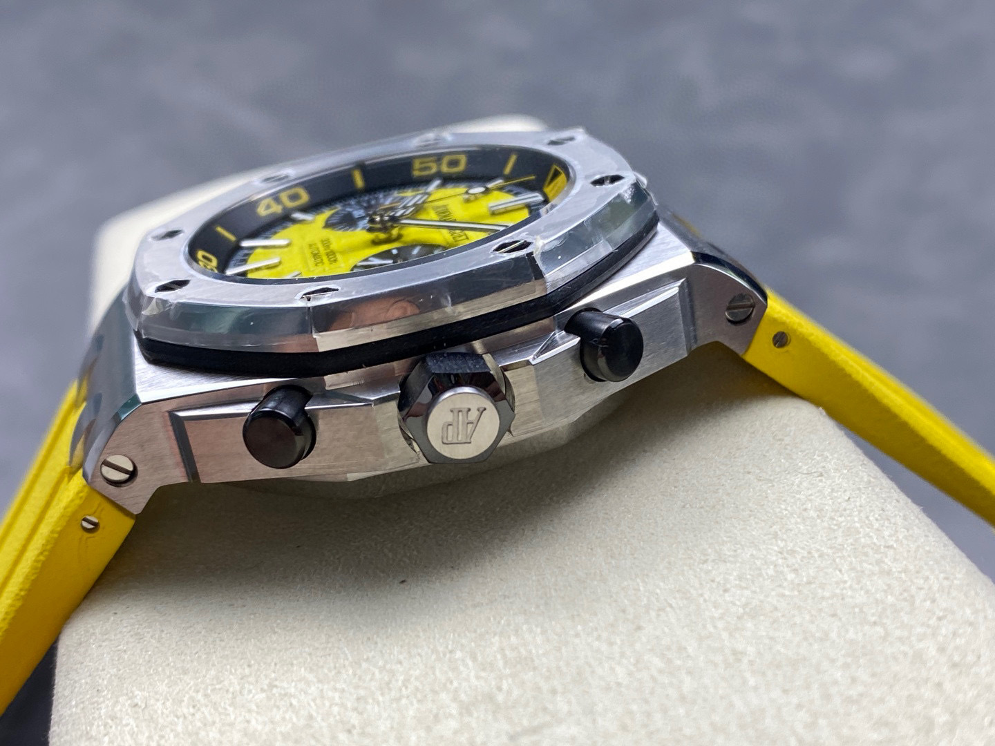 Audemars Piguet Focus on big factory goods