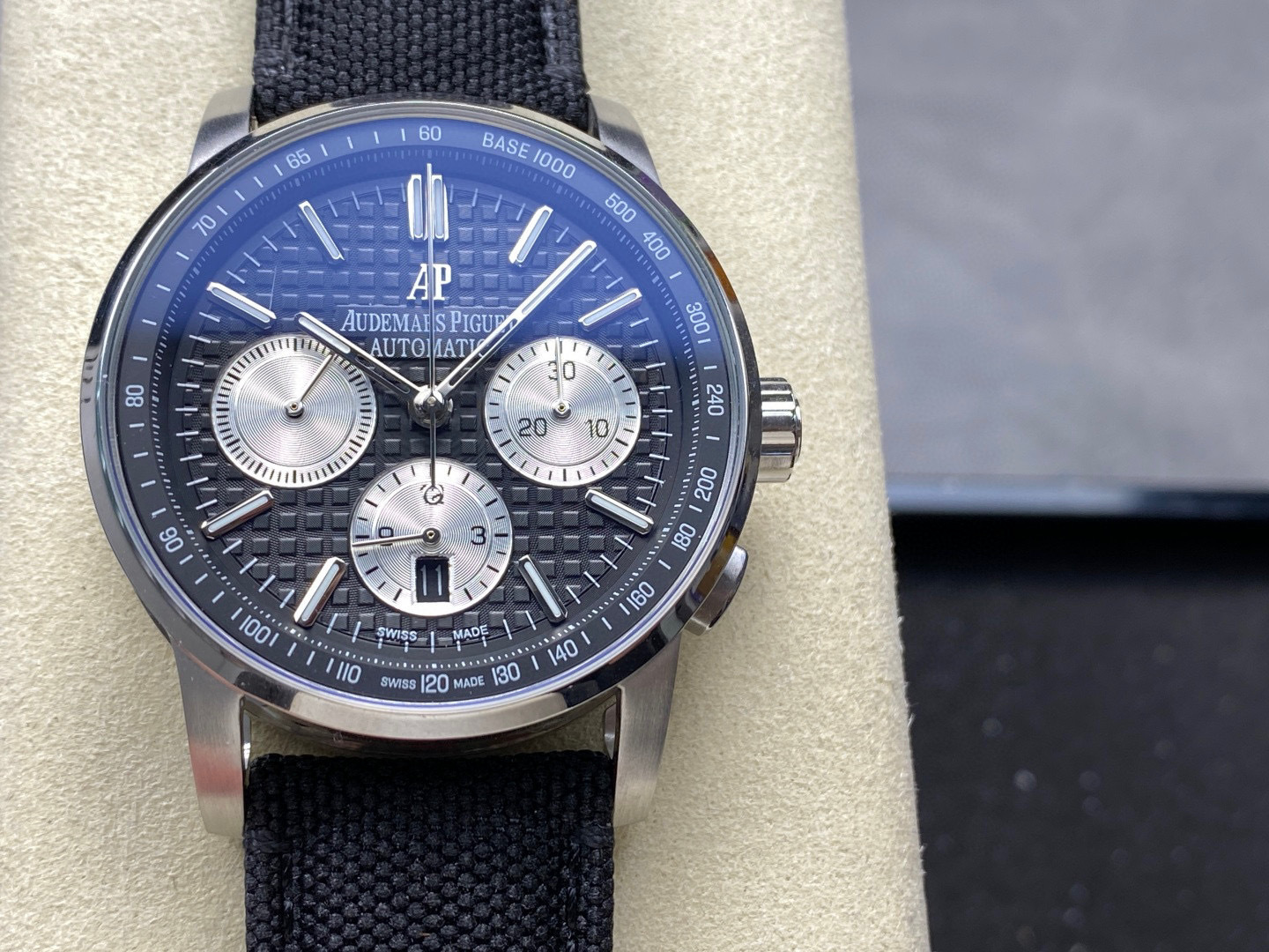 Audemars Piguet Fokus pada barangan kilang besar
