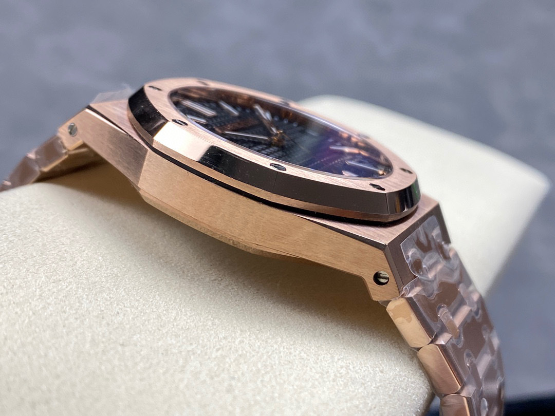 Audemars Piguet Focus on big factory goods
