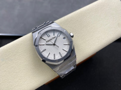 Audemars Piguet si concentra sui grandi beni di fabbrica