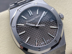 Audemars Piguet si concentra sui grandi beni di fabbrica